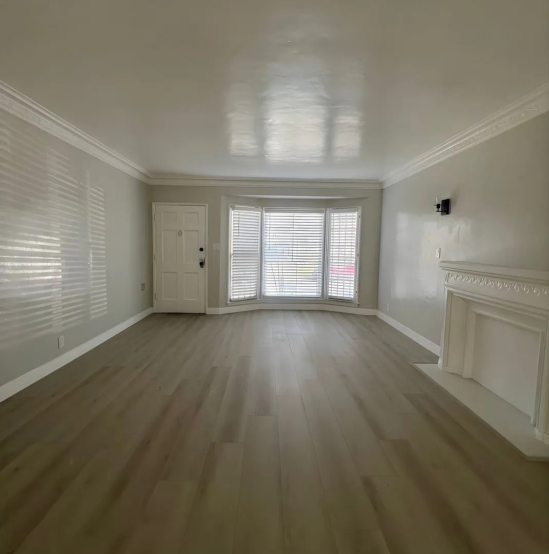 2601 W. 42nd St. — Photo 1