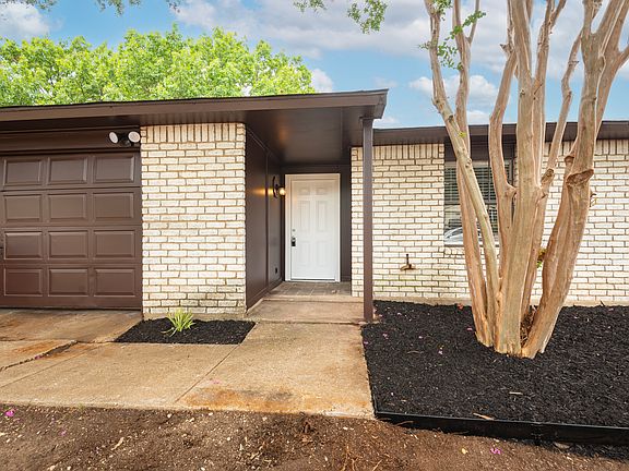4th image of 711 Meadow Mead Dr