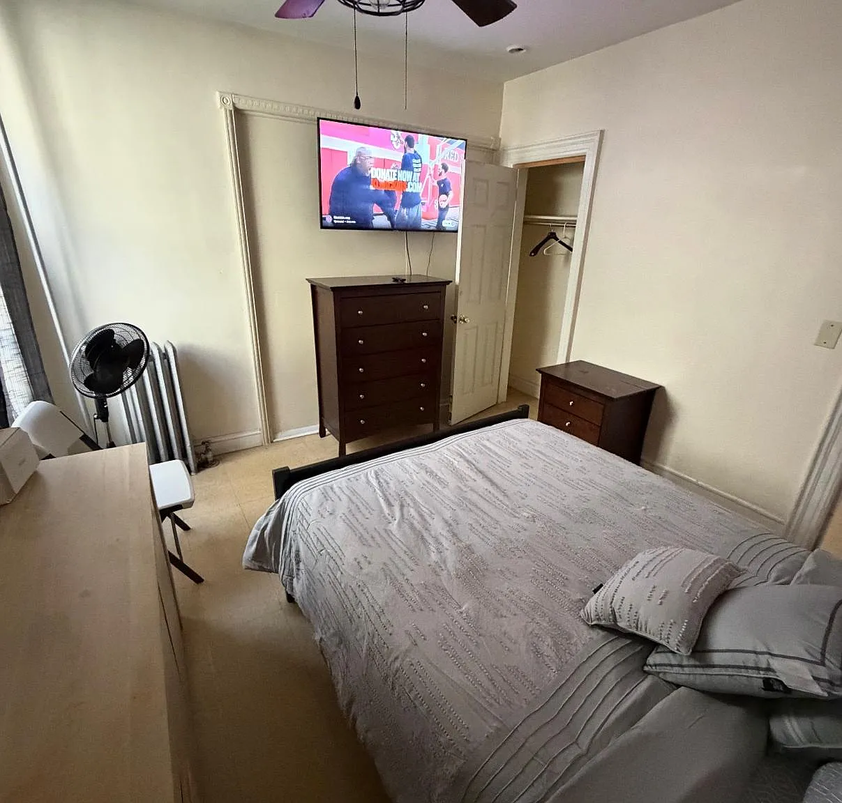3 bed, $1,100 — Photo 1