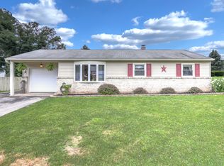 2536 Willapa Dr, Dover, PA 17315