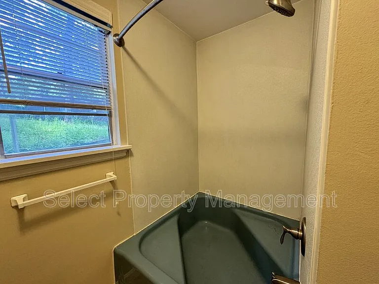 7515 Aboite Center Rd — Photo 11