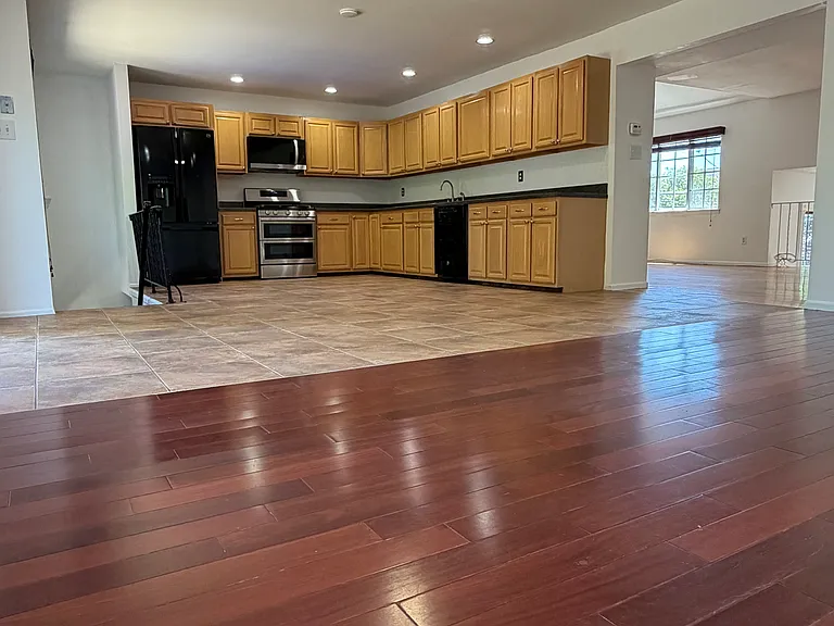 45 Sharrotts Rd #A — Photo 2