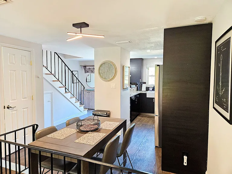 713 W Venice Ave — Photo 9