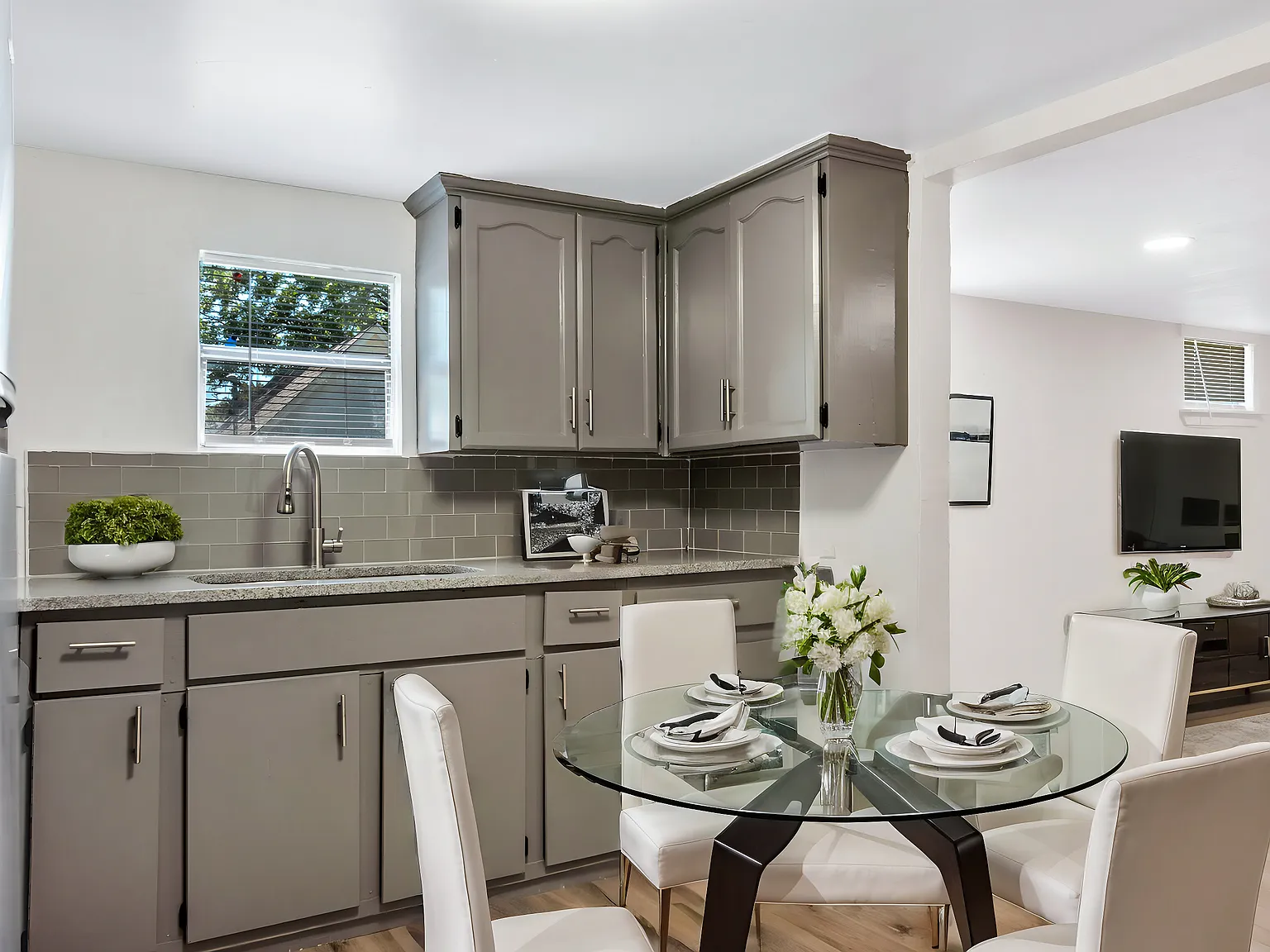 1 bed, 800 sqft, $899 — Photo 3