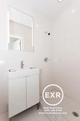 Rented by EXR | media 20