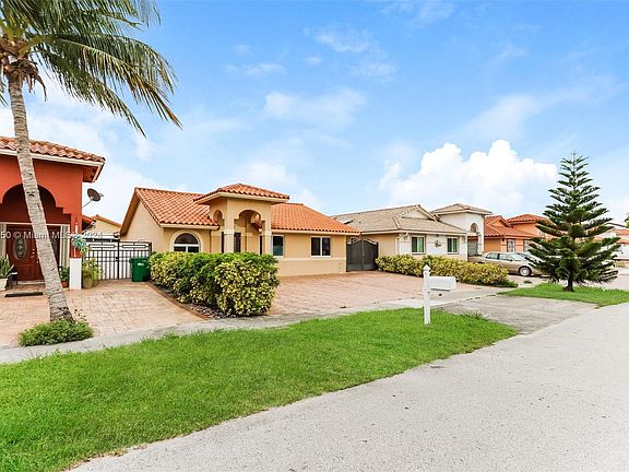 2nd image of 8824 NW 110th Ln