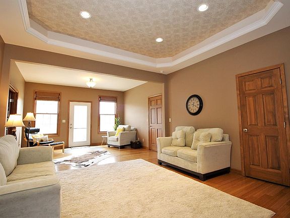 5th image of 228 Stone Creek Ln