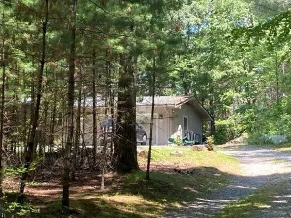 92 Newbridge Rd, Sudbury, MA 01776
