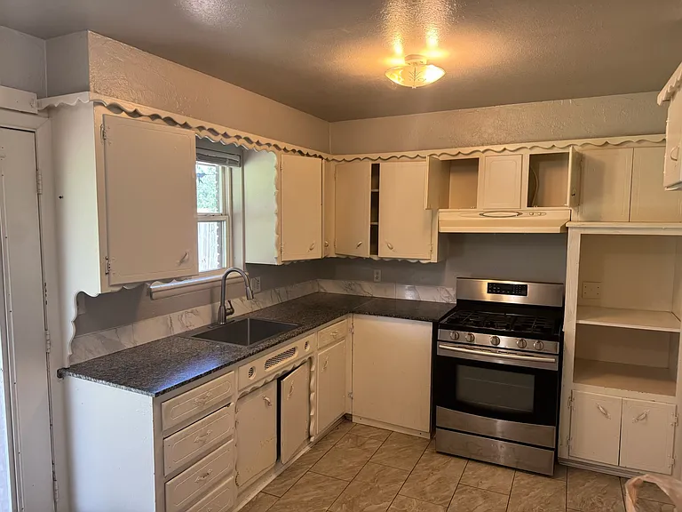 2908 SW 65th Pl — Photo 5