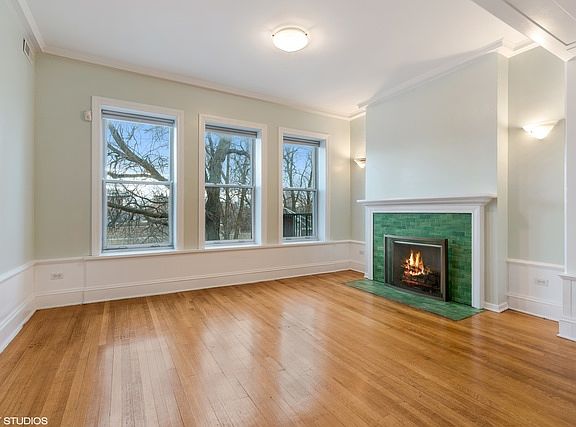 2nd image of 3735 S Lake Park Ave APT 2S
