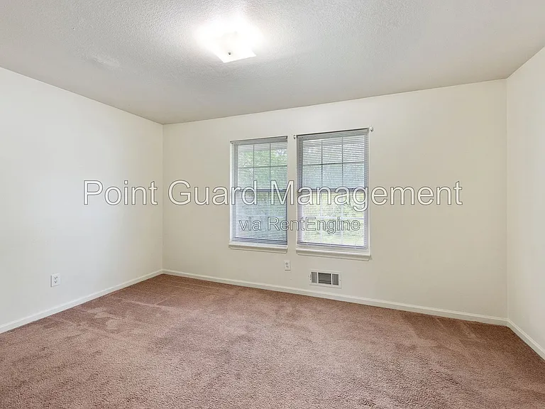 321 W South Ave — Photo 39