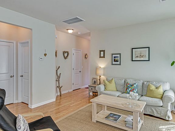 5th image of 1630 Saint Johns Parrish Way