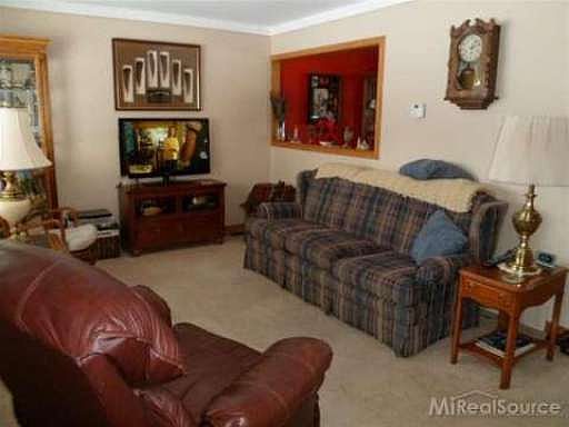 3rd image of 37676 Huron Pointe Dr