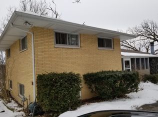 5628 Sylvan Dr, Wonder Lake, IL 60097