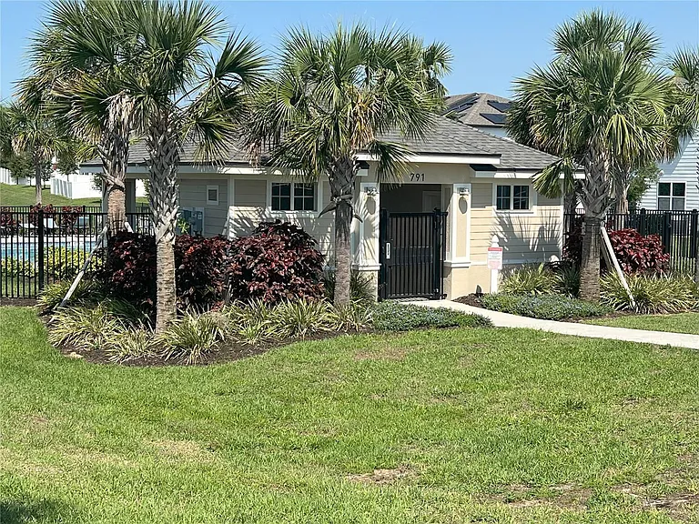306 Madison Dr — Photo 28