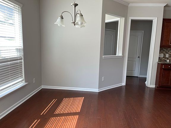 4th image of 118 Edenton Ln