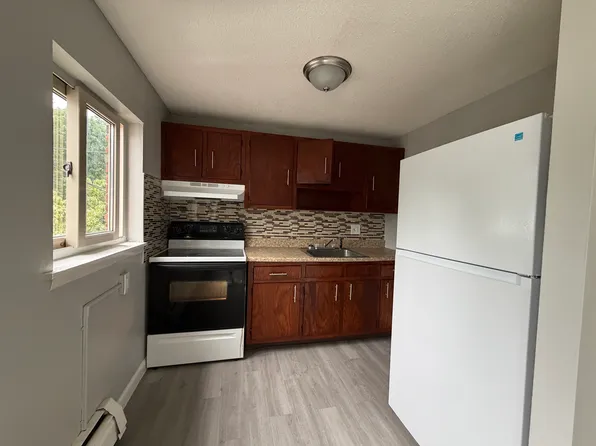 7111 E Main St #3D, Torrington, CT 06790