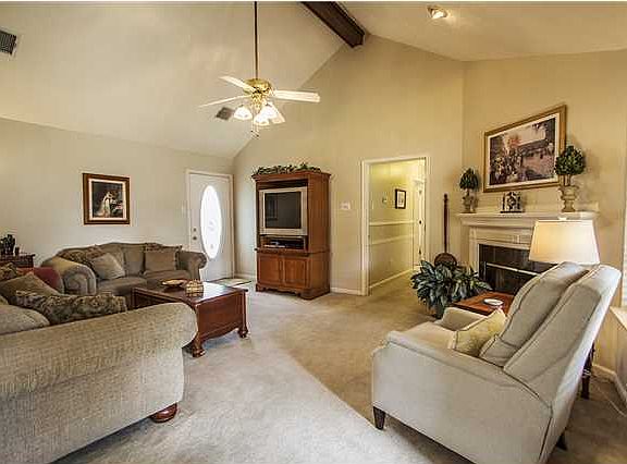 4th image of 220 Cricklade Ct