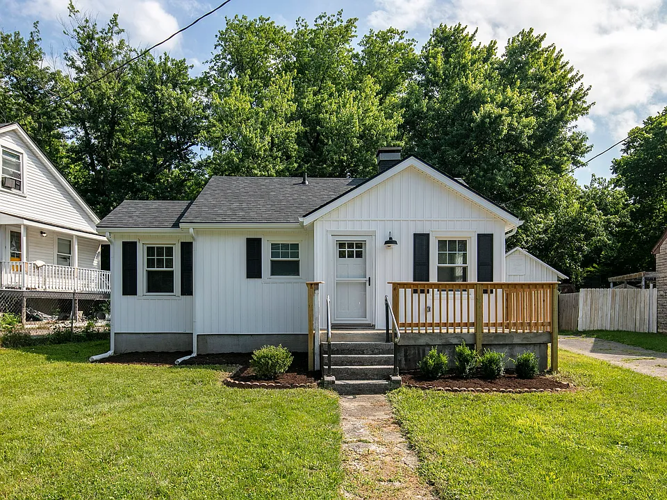 277 Elmwood Dr