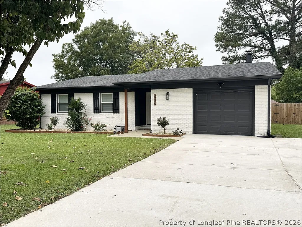 3 bed, 2.0 bath, 1405 sqft, $1,500 — Photo 1