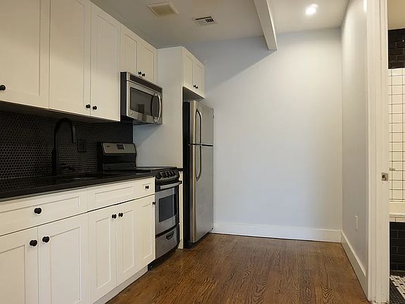 5th image of 632 Kosciuszko St #1F