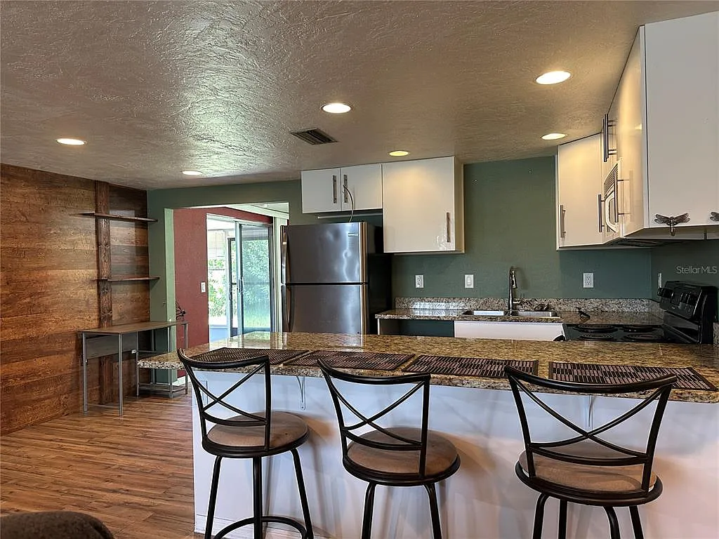 2 bed, 1.0 bath, 1000 sqft, $1,500 — Photo 4