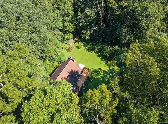4th image of 396 Valley View Dr