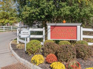 6 Erin Ct, Poughkeepsie, NY 12601