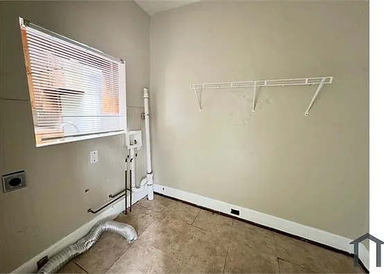 1532 Graymont Ave W — Photo 12