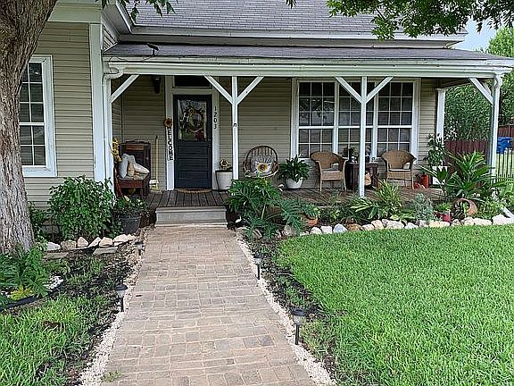 3rd image of 1203 E St