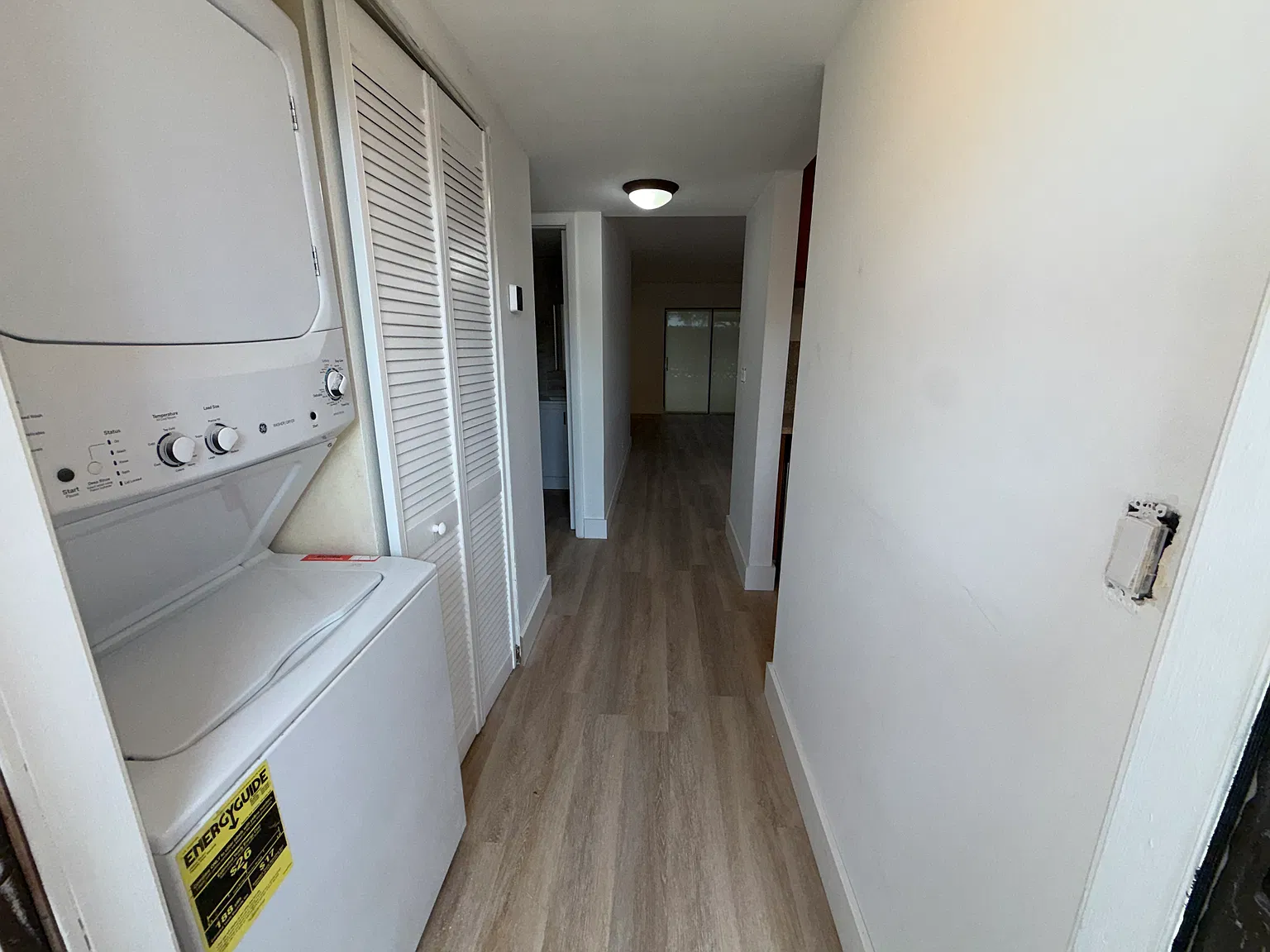 2 bed, 806 sqft, $2,500 — Photo 3