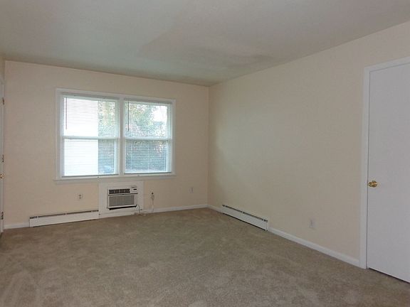 4th image of 4638 Coronet Ave #B