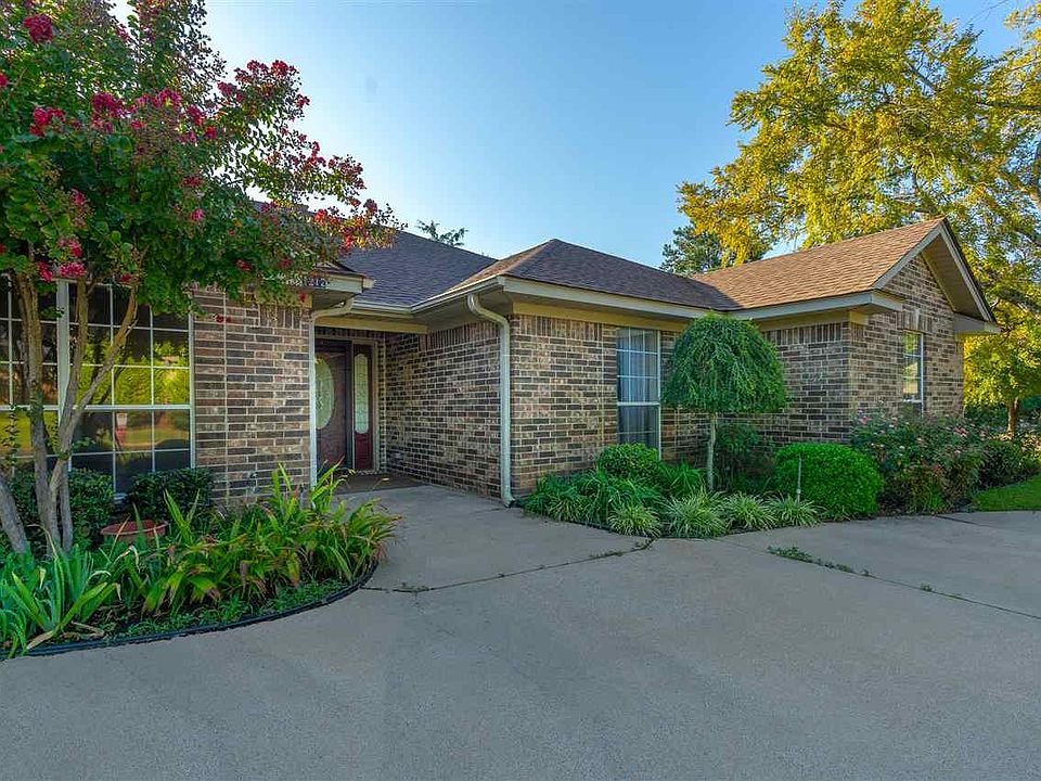 1st image of 1212 Towne Lake Dr