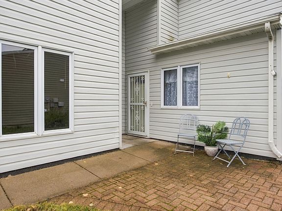 3rd image of 2637 29th Ave S