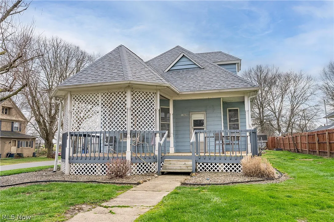 12020 Easton St NE photo 1