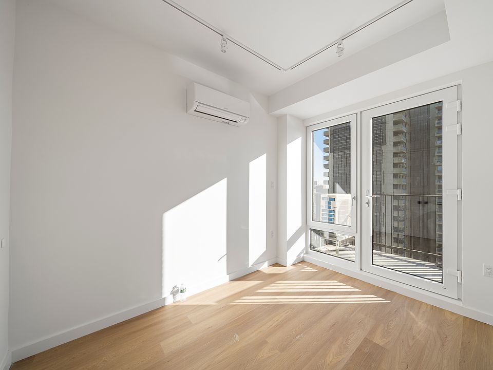 1st image of 931 Carroll St #1708