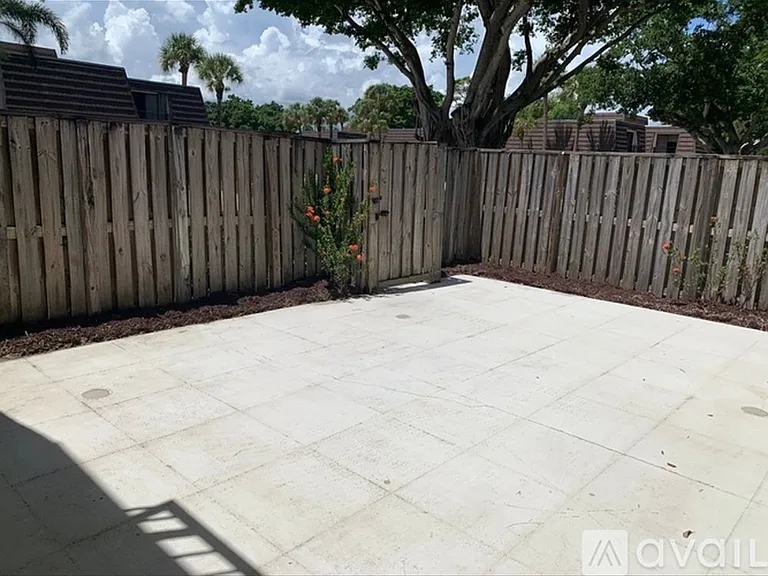 1525 15th Ct — Photo 3