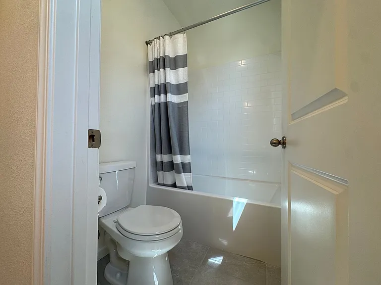 1267 Las Rosas Ave — Photo 20