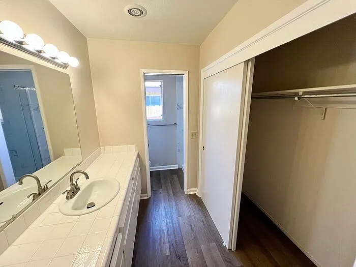 2163 Missouri St — Photo 16