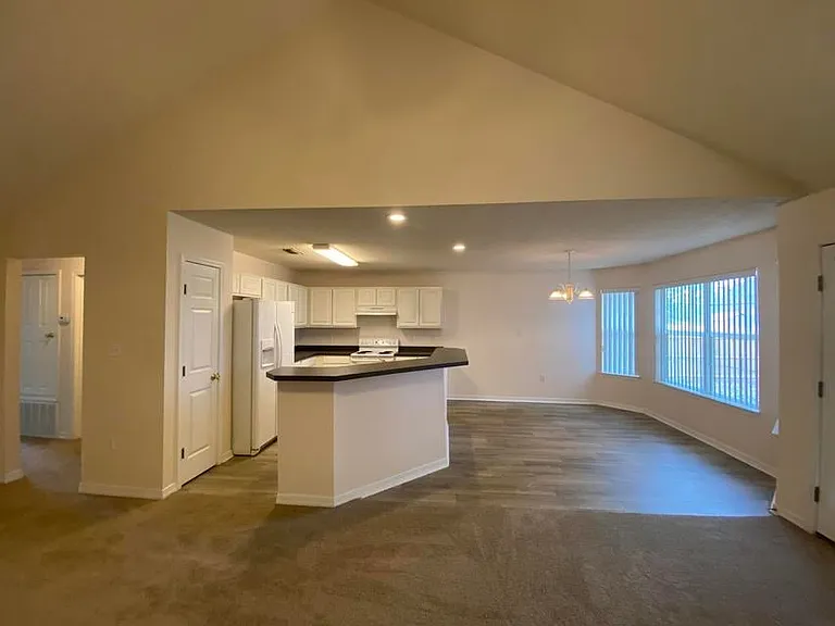 6728 Leisure St — Photo 8