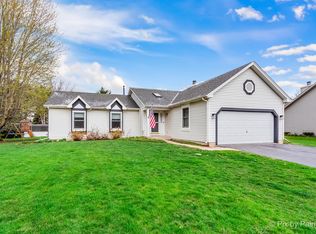 656 Cambridge Ave, Elburn, IL 60119