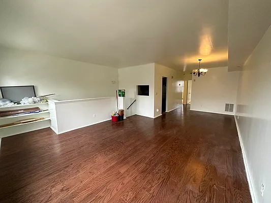 Rented by Premier Metro Realty Corp | media 14