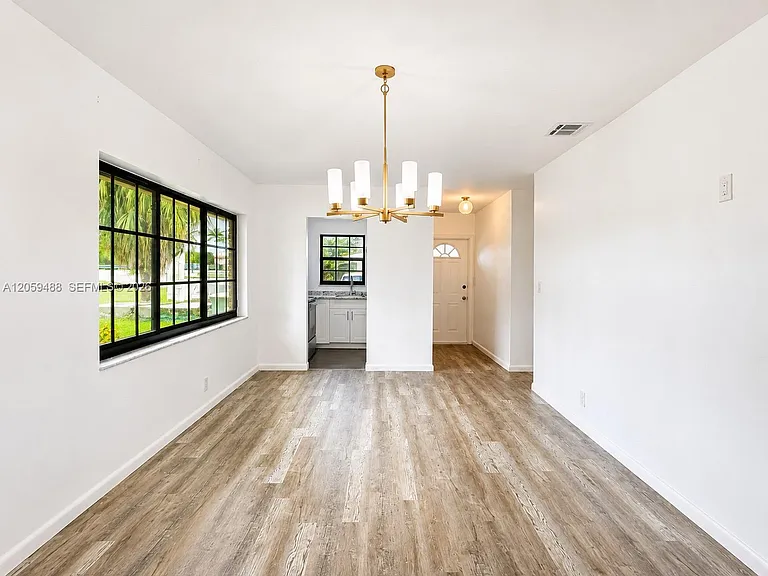 2401 NW 52nd St — Photo 7
