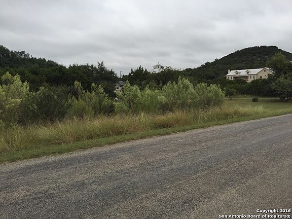3rd image of 677 Lakepark Dr