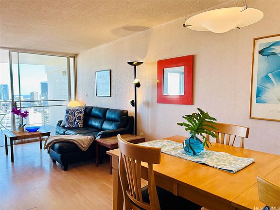 4th image of 1441 Victoria St APT 1405