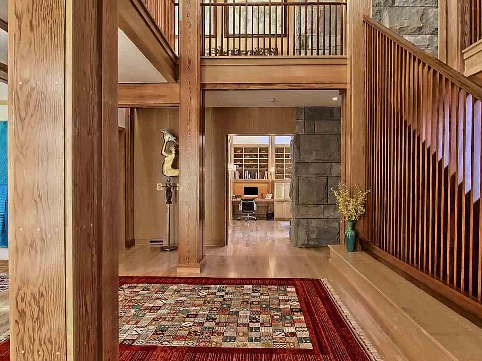 6025 Peninsula Dr, Traverse City, MI 49686 Zillow