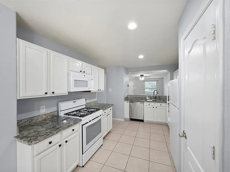 4513 Clemwood Ln — Photo 10