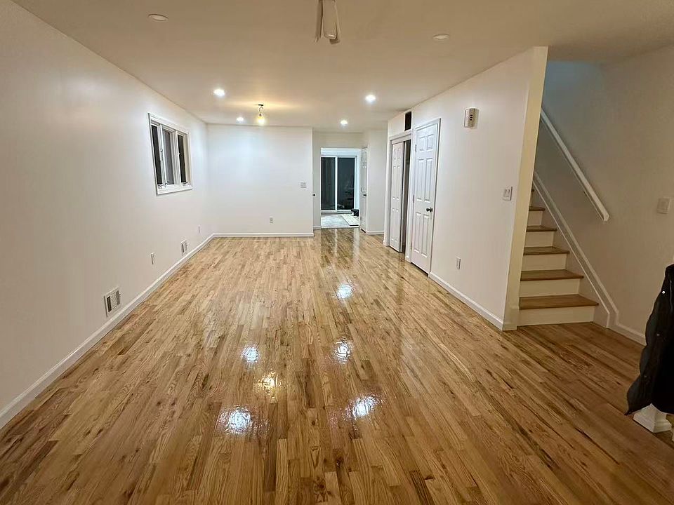 1st image of 156 McArthur Ave #1