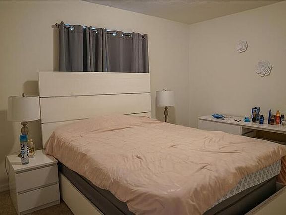 5th image of 2437 Glenview Dr
