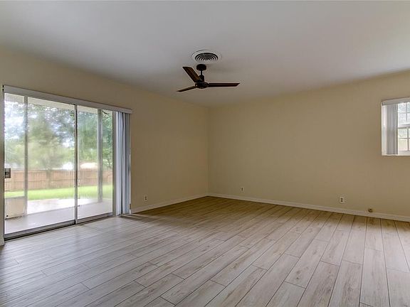 5th image of 1000 Woodside Ave